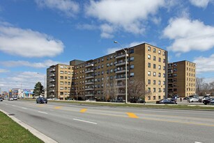 1911 Victoria Park Ave in Toronto, ON - Building Photo