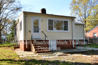 1817 Hillcrest Dr in Durham, NC - Foto de edificio - Building Photo