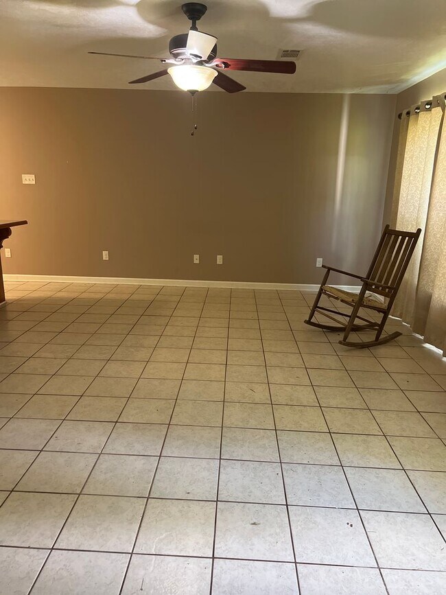 4807 LA-121 in Leesville, LA - Building Photo - Building Photo