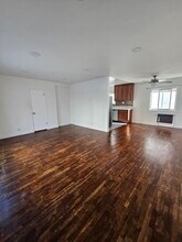 1537 N Laurel Ave, Unit 104A in Los Angeles, CA - Building Photo - Building Photo