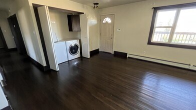 5814-5851 51 Ave in Cold Lake, AB - Building Photo - Building Photo