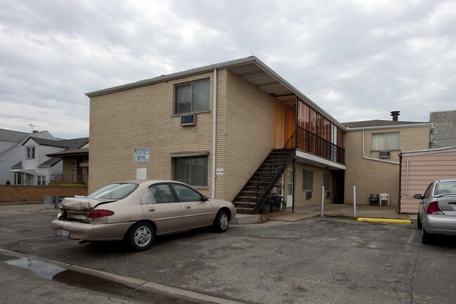 Kennedy Motel in Chicago, IL - Building Photo - Building Photo