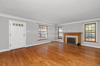 524 Gerald Pl in Ferguson, MO - Building Photo - Building Photo