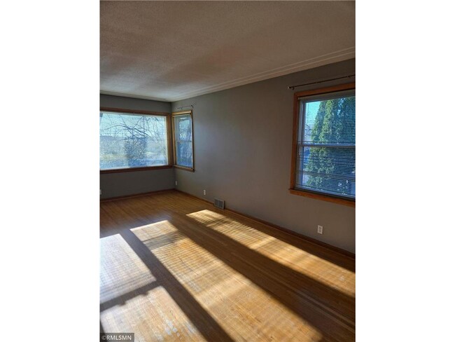3747 2nd St NE in Minneapolis, MN - Building Photo - Building Photo