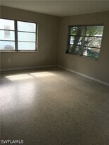 914 San Remo Ave in Naples, FL - Building Photo