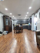 1547 Parkside Ct in Tracy, CA - Building Photo - Building Photo