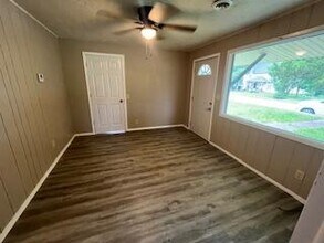 125 E Neosho St in Granby, MO - Building Photo - Building Photo