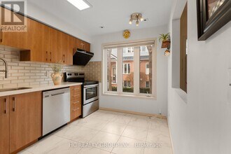 83-583 Mondeo Dr in Toronto, ON - Building Photo - Building Photo