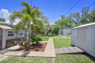 25 SW 10th St in Dania Beach, FL - Building Photo - Building Photo