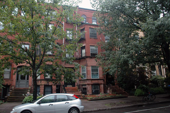 1069-1071 Beacon St in Brookline, MA - Building Photo - Building Photo