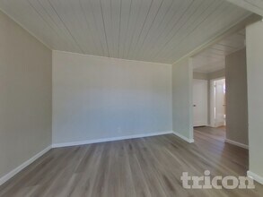 1475 Knights Row in Yuba City, CA - Building Photo - Building Photo