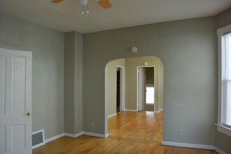 923 E Clarke St in Milwaukee, WI - Building Photo - Building Photo