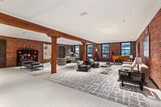 500 Greenwich St in New York, NY - Building Photo - Building Photo