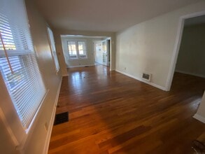 110 Great Hill Pond Rd in Portland, CT - Foto de edificio - Building Photo