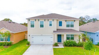 2054 Tay Wes Dr in St. Cloud, FL - Building Photo