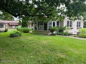 32 Chamberry Cir in Louisville, KY - Building Photo - Building Photo