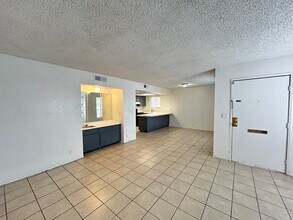 6249 Bellota Dr in Las Vegas, NV - Building Photo - Building Photo