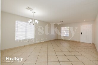 692 Rising Brook Dr in Henderson, NV - Building Photo - Building Photo