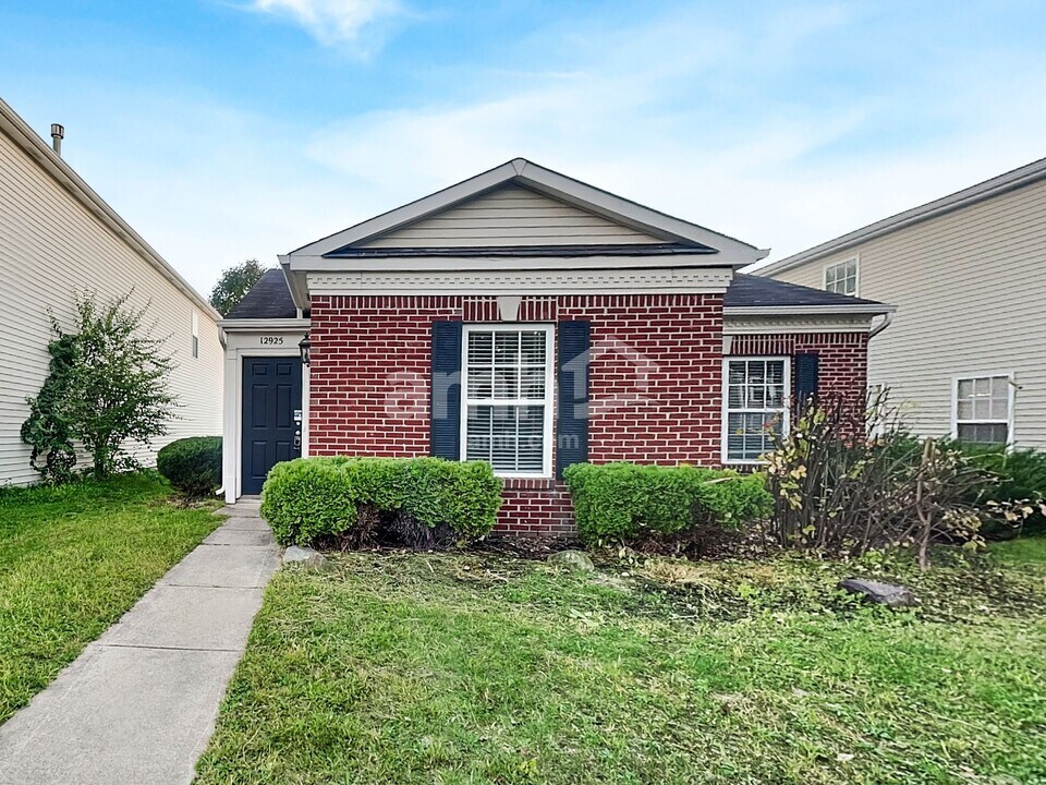 12925 Old Glory Dr in Fishers, IN - Building Photo