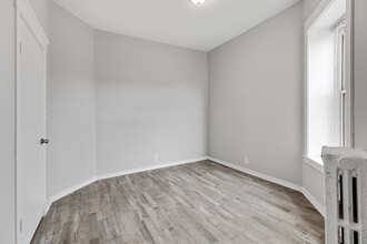 4431-4433 N Racine Ave in Chicago, IL - Building Photo - Interior Photo