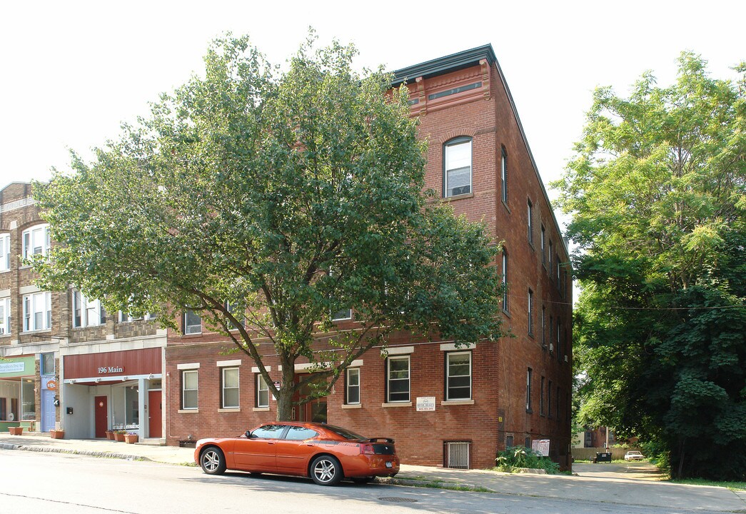 192-194 Main St in Poughkeepsie, NY - Foto de edificio