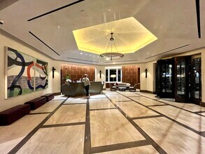 100 Lovejoy Wharf, Unit 8M in Boston, MA - Foto de edificio - Building Photo