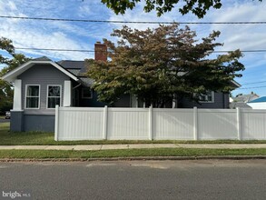 430 Manor Rd in Beverly, NJ - Building Photo - Building Photo