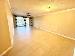 738 Landover Cir in Naples, FL - Building Photo - Building Photo