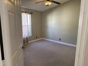 1045 Island Manor Dr in Greenacres, FL - Building Photo - Building Photo