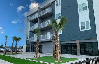 City Place at Celebration Pointe in Gainesville, FL - Foto de edificio - Building Photo