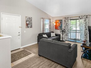 12191 Cuyamaca College Dr E, Unit 212 in El Cajon, CA - Building Photo - Building Photo