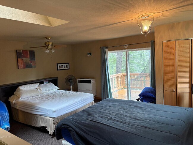 480 Rattlesnake Wy in Trinity Center, CA - Building Photo - Building Photo