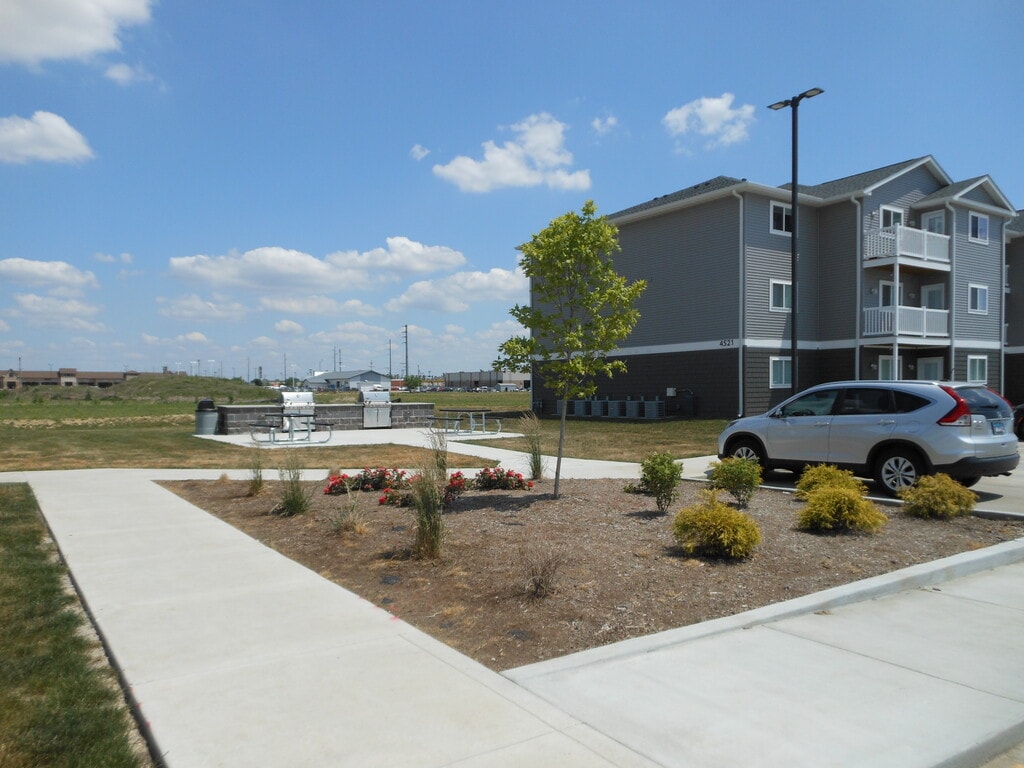 Ash Grove Apartments in Springfield, IL