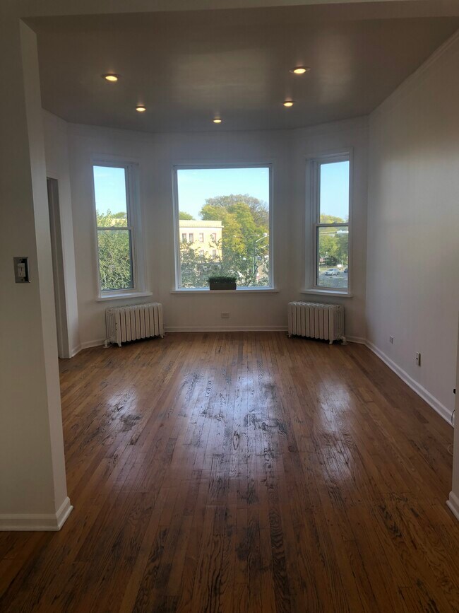2614 N Kedzie Ave, Unit 3 in Chicago, IL - Building Photo - Building Photo