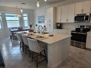 5835 Double Eagle Cir in Ave Maria, FL - Foto de edificio - Building Photo