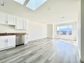 1224 Revere Ave in San Francisco, CA - Building Photo - Building Photo