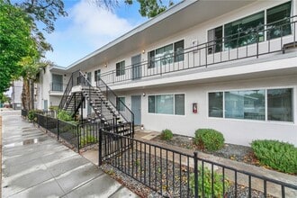 6th Street in Long Beach, CA - Foto de edificio - Building Photo