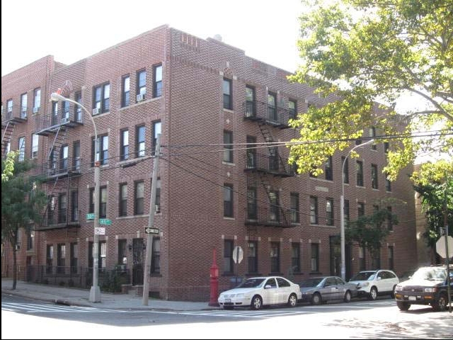 50-05 45th St in Woodside, NY - Building Photo