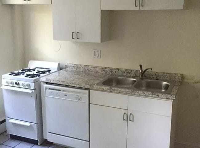 17 Parker Hill Ave, Unit 2 in Boston, MA - Foto de edificio - Building Photo