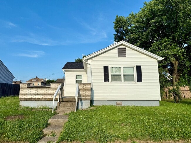 property at 1211 Lind St