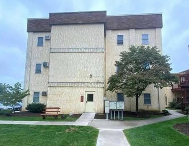 property at 252 W 2nd St