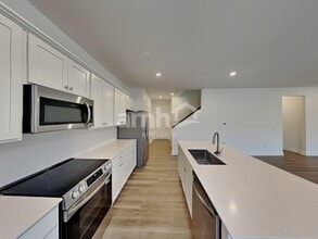 206 Deanscroft Dr in Pickerington, OH - Building Photo - Building Photo