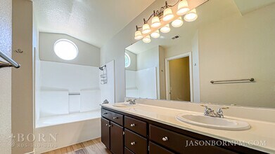 15327 Braun Ct in Moorpark, CA - Building Photo - Building Photo