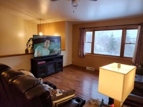 E6975 Keenan Ct in Reedsburg, WI - Building Photo - Building Photo