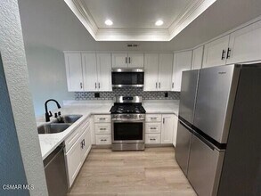 814 Via Lorente in Camarillo, CA - Building Photo - Building Photo