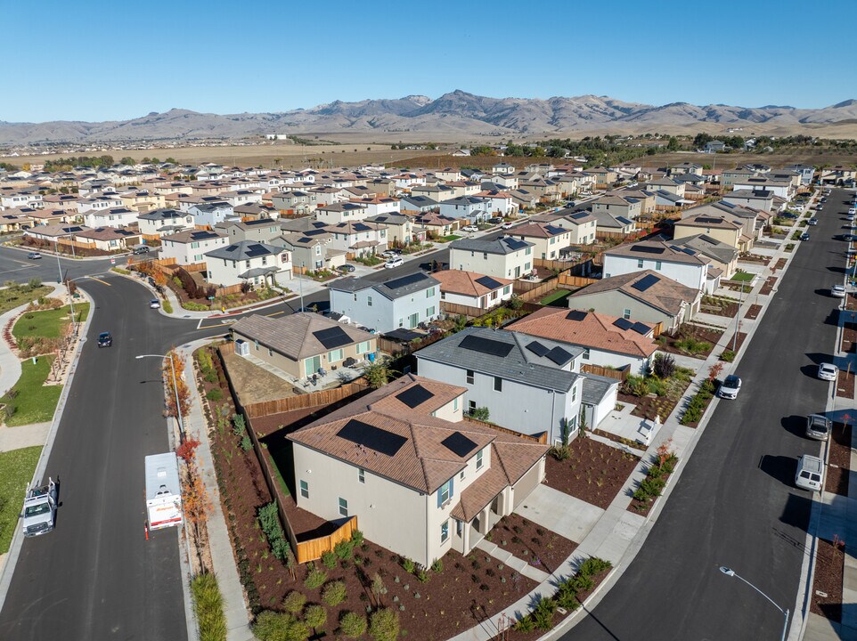 1950 Rosemary Dr in Hollister, CA - Building Photo