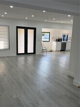 1601 NE 158th St in North Miami Beach, FL - Building Photo - Building Photo
