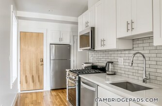 406 Columbia St, Unit 3 in Cambridge, MA - Foto de edificio - Building Photo