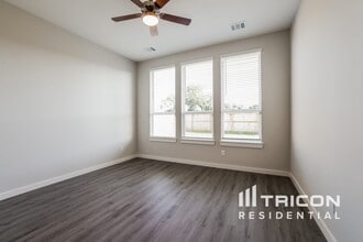 2414 Foster Hl Rd in Richmond, TX - Building Photo - Building Photo