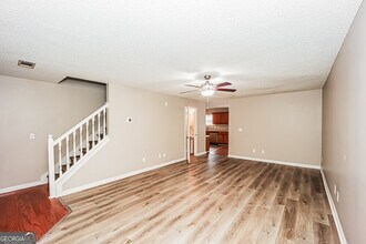6116 Hickory Ln Dr in Union City, GA - Building Photo - Building Photo